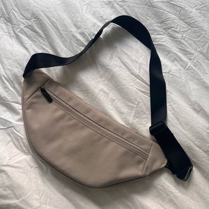 Everlane crossbody bag